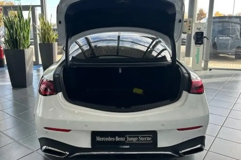 Mercedes-Benz CLE 200 (Clasa CLE) din 2025 cu 5.500 km - oferta MER188913 - foto 11