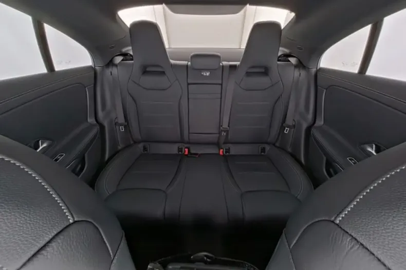 Mercedes-Benz CLA 250 (Clasa CLA) din 2024 cu 19.961 km - oferta MER188914 - foto 7