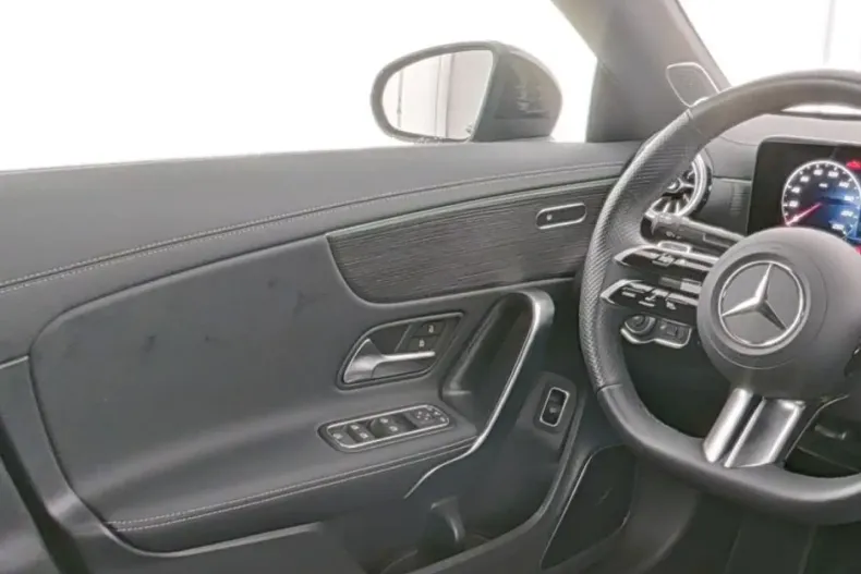 Mercedes-Benz CLA 250 (Clasa CLA) din 2024 cu 19.961 km - oferta MER188914 - foto 8