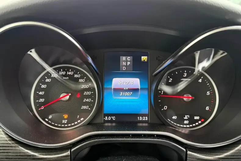 Mercedes-Benz V 220 (Clasa V) din 2024 cu 31.007 km - oferta MER188915 - foto 11