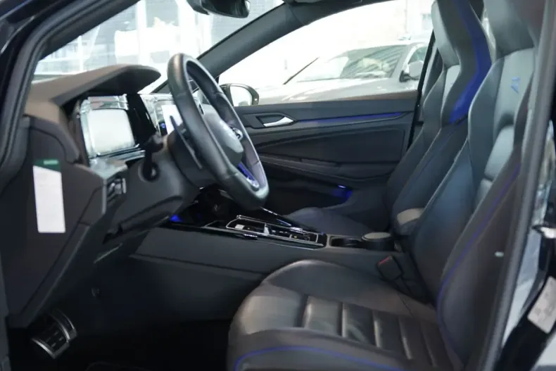 Volkswagen Golf din 2023 cu 22.906 km - oferta VOL188917 - foto 25