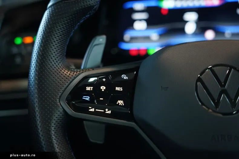 Volkswagen Golf din 2023 cu 22.906 km - oferta VOL188917 - foto 40