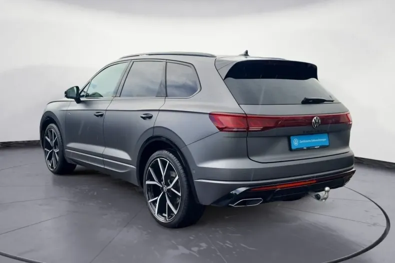 Volkswagen Touareg din 2024 cu 39.756 km - oferta VOL188918 - foto 3