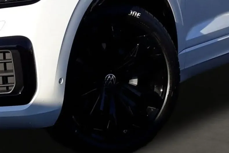 Volkswagen Touareg din 2023 cu 41.900 km - oferta VOL188920 - foto 8