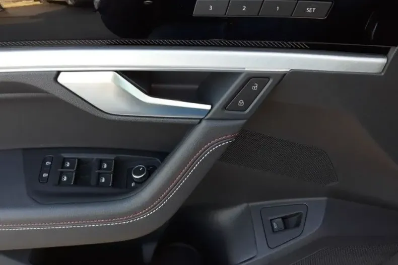 Volkswagen Touareg din 2023 cu 41.900 km - oferta VOL188920 - foto 12