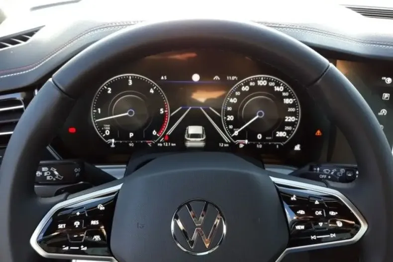 Volkswagen Touareg din 2023 cu 41.900 km - oferta VOL188920 - foto 14