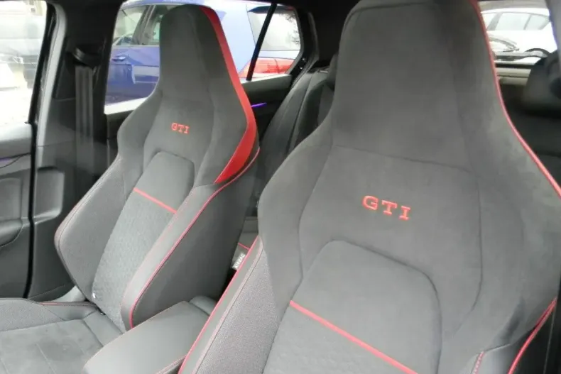 Volkswagen Golf din 2023 cu 17.500 km - oferta VOL188922 - foto 8