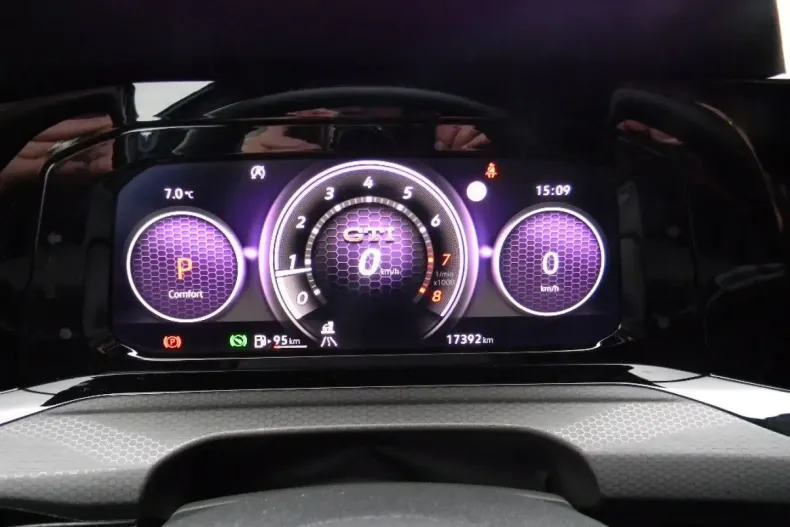 Volkswagen Golf din 2023 cu 17.500 km - oferta VOL188922 - foto 26