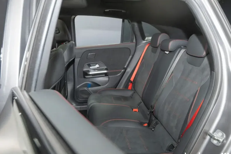 Mercedes-Benz GLA 35 AMG (Clasa GLA) din 2024 cu 17.757 km - oferta MER188927 - foto 14