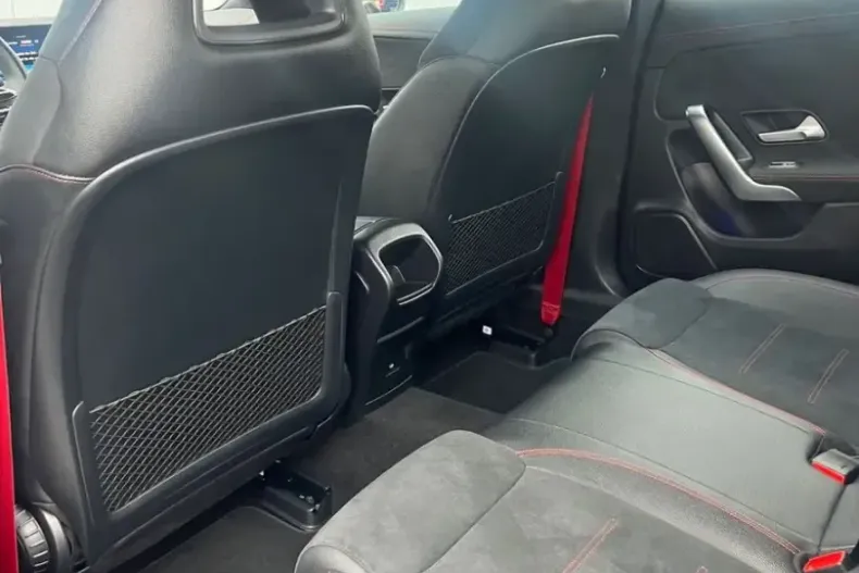 Mercedes-Benz CLA 35 AMG (Clasa CLA) din 2024 cu 10.640 km - oferta MER188928 - foto 11