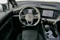 Volkswagen Touareg din 2023 cu 58.441 km - oferta VOL188936 - foto 8