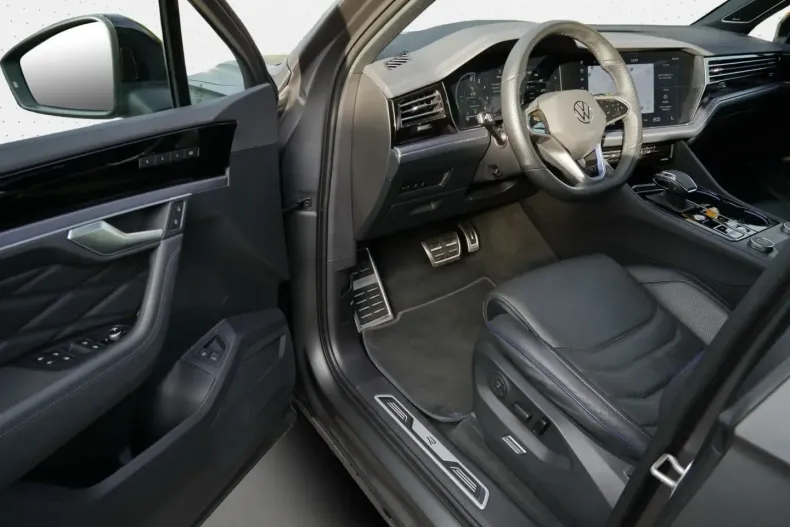 Volkswagen Touareg din 2023 cu 58.441 km - oferta VOL188936 - foto 12