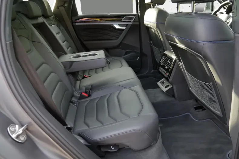 Volkswagen Touareg din 2023 cu 58.441 km - oferta VOL188936 - foto 14