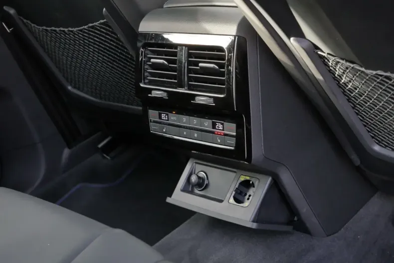 Volkswagen Touareg din 2023 cu 58.441 km - oferta VOL188936 - foto 15