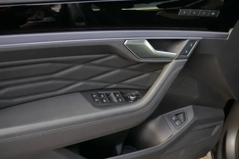 Volkswagen Touareg din 2023 cu 58.441 km - oferta VOL188936 - foto 18