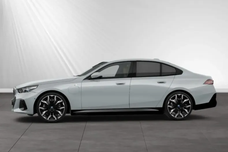 BMW 550 (Seria 5) din 2024 cu 54.200 km - oferta BMW188945 - foto 6