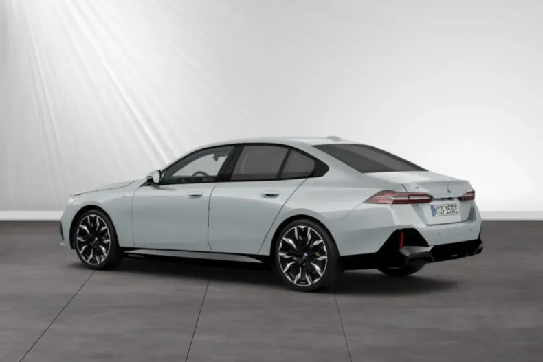 BMW 550 (Seria 5) din 2024 cu 54.200 km - oferta BMW188945 - foto 7