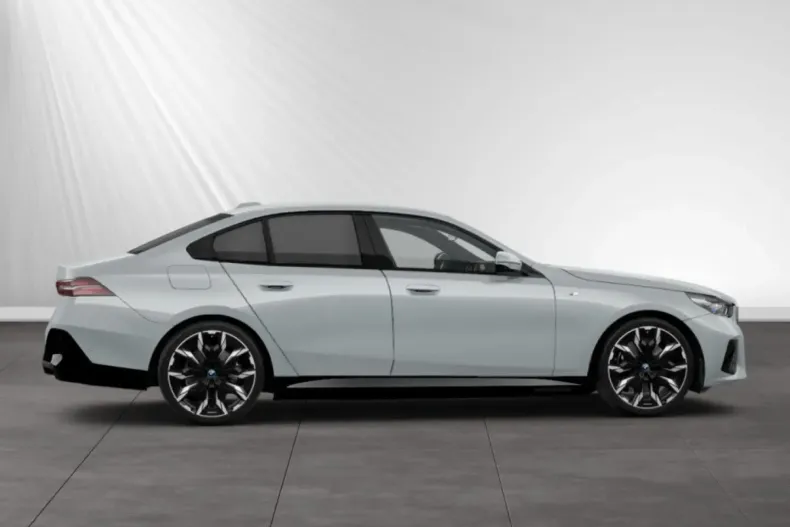 BMW 550 (Seria 5) din 2024 cu 54.200 km - oferta BMW188945 - foto 10