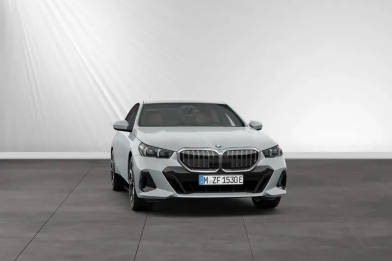 BMW 550 (Seria 5) din 2024 cu 54.200 km - oferta BMW188945 - foto 13