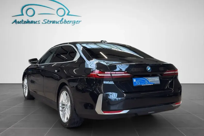 BMW 550 (Seria 5) din 2024 cu 8.000 km - oferta BMW188946 - foto 4