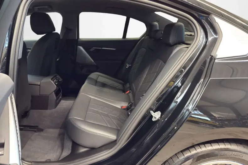 BMW 550 (Seria 5) din 2024 cu 8.000 km - oferta BMW188946 - foto 9