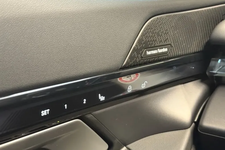 BMW 550 (Seria 5) din 2024 cu 8.000 km - oferta BMW188946 - foto 24