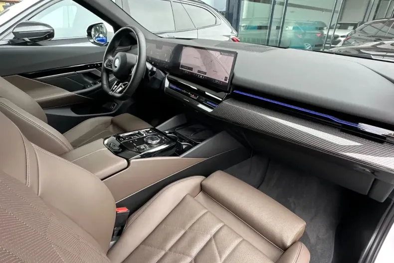 BMW 520 (Seria 5) din 2024 cu 25.320 km - oferta BMW188948 - foto 12