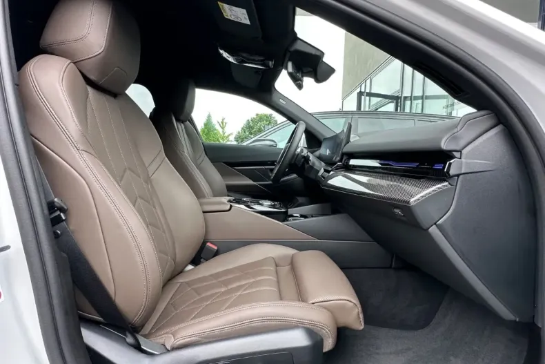 BMW 520 (Seria 5) din 2024 cu 25.320 km - oferta BMW188948 - foto 13