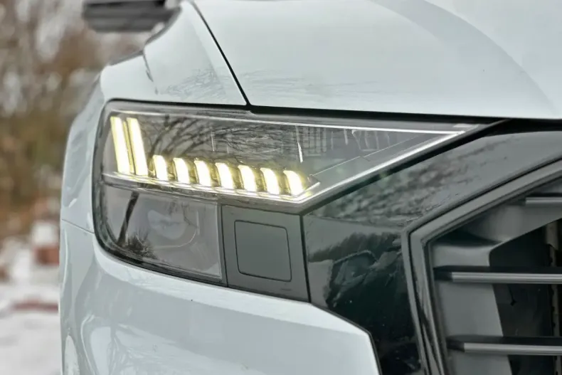 Audi Q8 din 2023 cu 48.590 km - oferta AUD188950 - foto 3