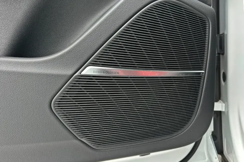 Audi Q8 din 2023 cu 48.590 km - oferta AUD188950 - foto 8