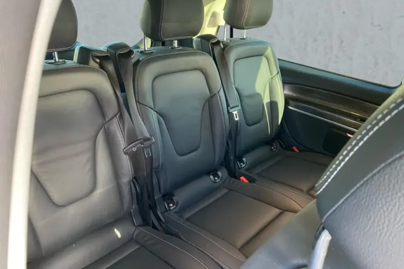 Mercedes-Benz V 300 (Clasa V) din 2024 cu 51.645 km - oferta MER188952 - foto 1