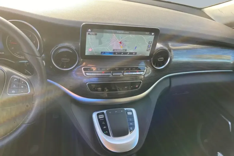 Mercedes-Benz V 300 (Clasa V) din 2024 cu 51.645 km - oferta MER188952 - foto 11