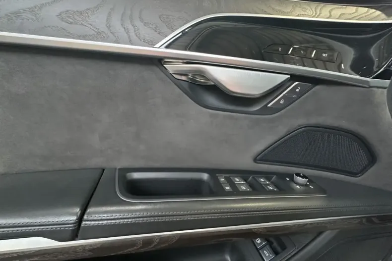 Audi A8 din 2022 cu 59.160 km - oferta AUD188967 - foto 11