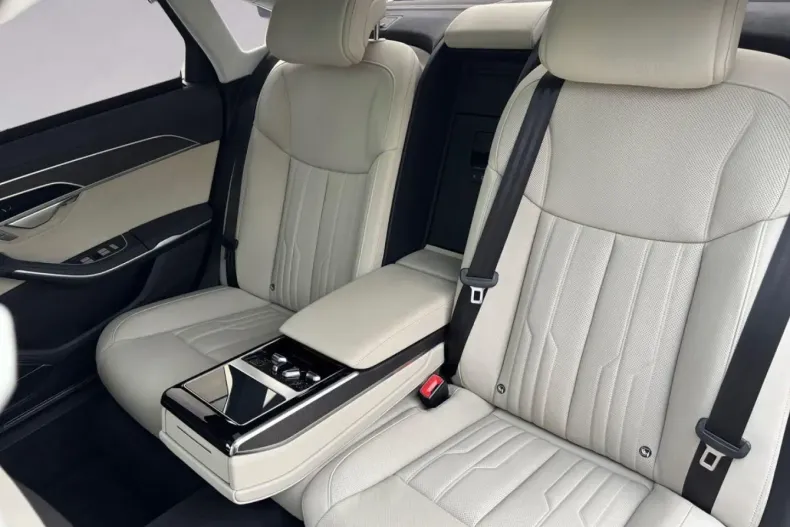 Audi A8 din 2023 cu 48.700 km - oferta AUD188971 - foto 13