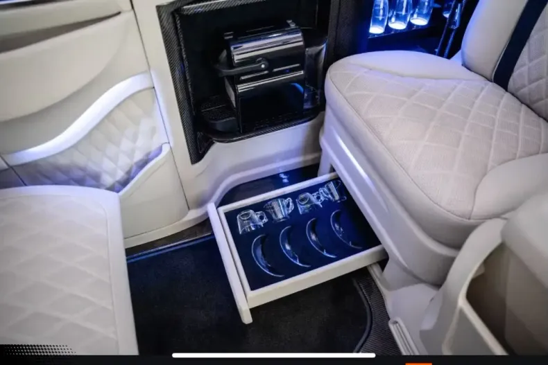 Mercedes-Benz V 300 (Clasa V) din 2023 cu 10.000 km - oferta MER188978 - foto 7