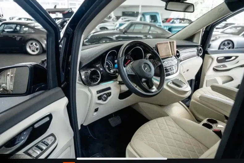 Mercedes-Benz V 300 (Clasa V) din 2023 cu 10.000 km - oferta MER188978 - foto 13