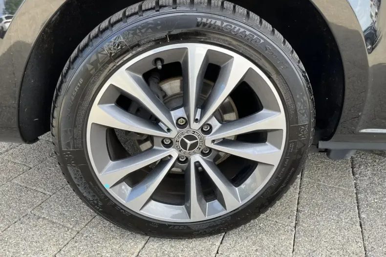 Mercedes-Benz V 300 (Clasa V) din 2024 cu 51.000 km - oferta MER188980 - foto 10