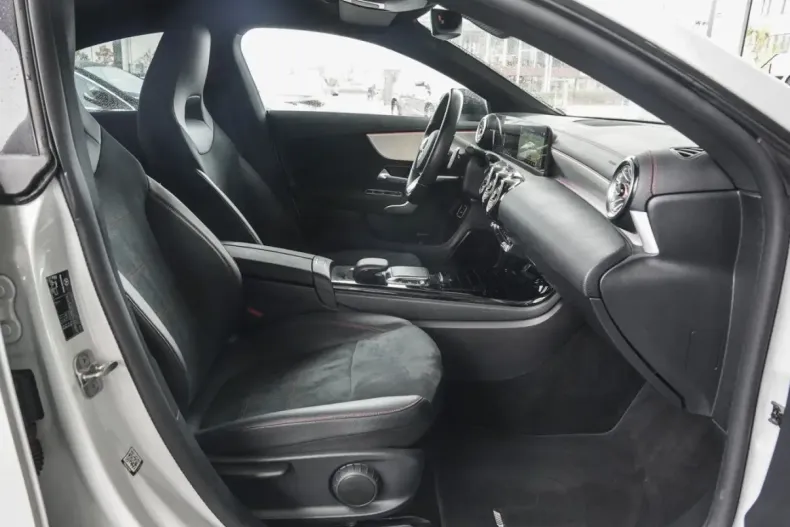 Mercedes-Benz CLA 250 (Clasa CLA) din 2023 cu 37.874 km - oferta MER188984 - foto 8