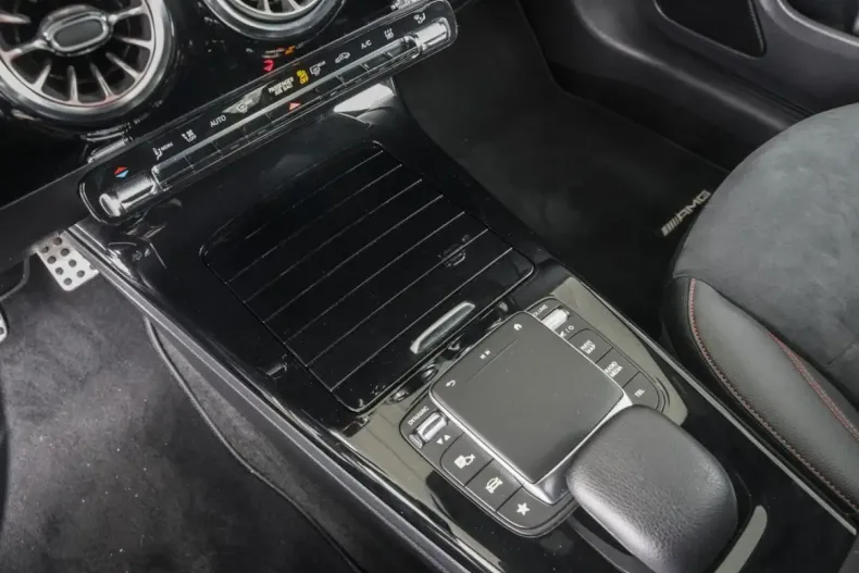 Mercedes-Benz CLA 250 (Clasa CLA) din 2023 cu 37.874 km - oferta MER188984 - foto 12