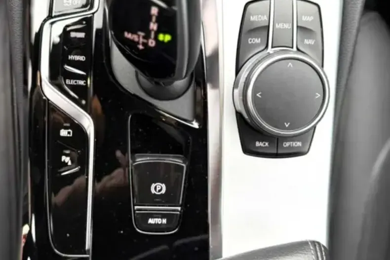 BMW 530e (Seria 5) din 2021 cu 94.000 km - oferta BMW188988 - foto 30