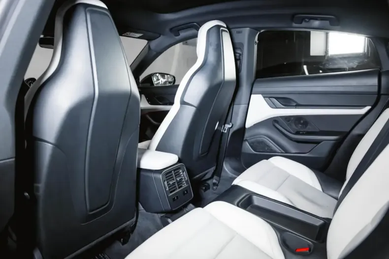 Porsche Taycan din 2023 cu 54.700 km - oferta POR188991 - foto 22