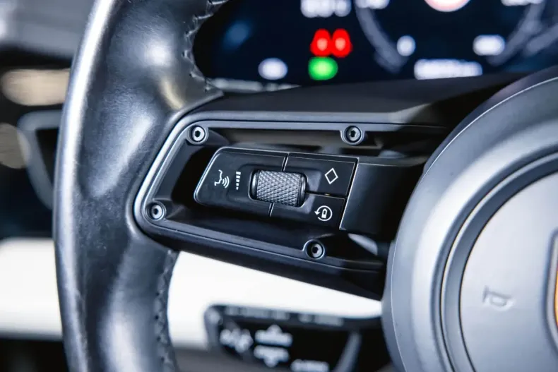 Porsche Taycan din 2023 cu 54.700 km - oferta POR188991 - foto 32