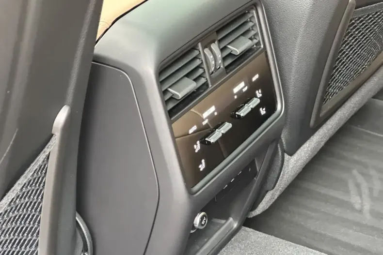 Porsche Cayenne din 2024 cu 22.650 km - oferta POR189002 - foto 10