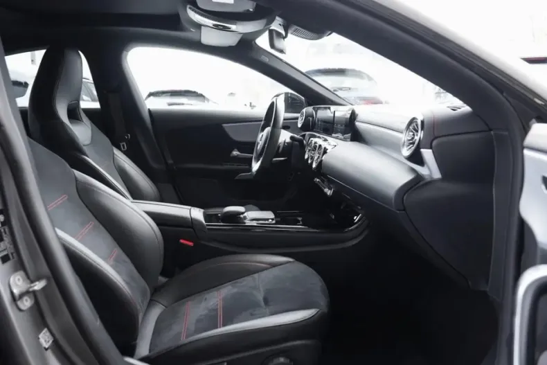 Mercedes-Benz CLA 250 (Clasa CLA) din 2022 cu 61.800 km - oferta MER189008 - foto 6