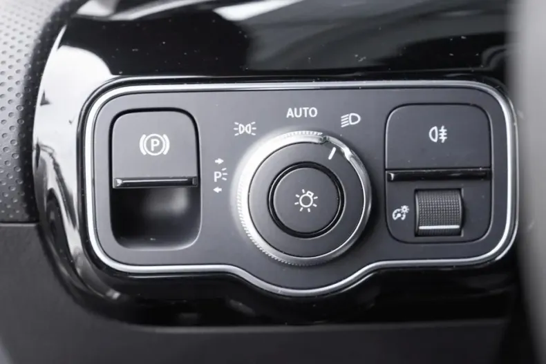 Mercedes-Benz CLA 250 (Clasa CLA) din 2022 cu 61.800 km - oferta MER189008 - foto 15