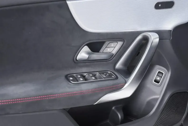 Mercedes-Benz CLA 250 (Clasa CLA) din 2022 cu 61.800 km - oferta MER189008 - foto 16