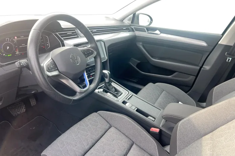 Volkswagen Passat din 2022 cu 84.854 km - oferta VOL189043 - foto 9