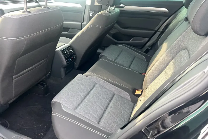 Volkswagen Passat din 2022 cu 84.854 km - oferta VOL189043 - foto 13