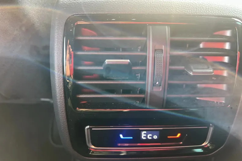 Volkswagen Passat din 2022 cu 84.854 km - oferta VOL189043 - foto 32