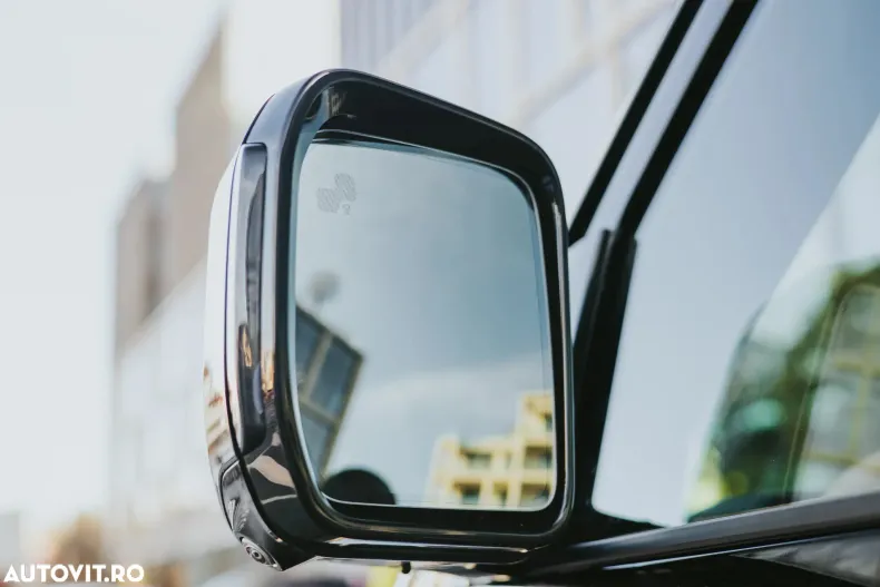 Land Rover Defender din 2023 cu 37.700 km - oferta LAN189045 - foto 9